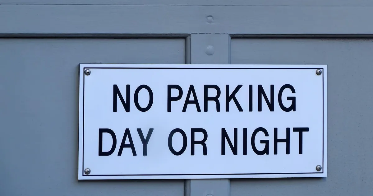 Parking Signs Guide in Midtown, Georgia — car parking spaces and facilities