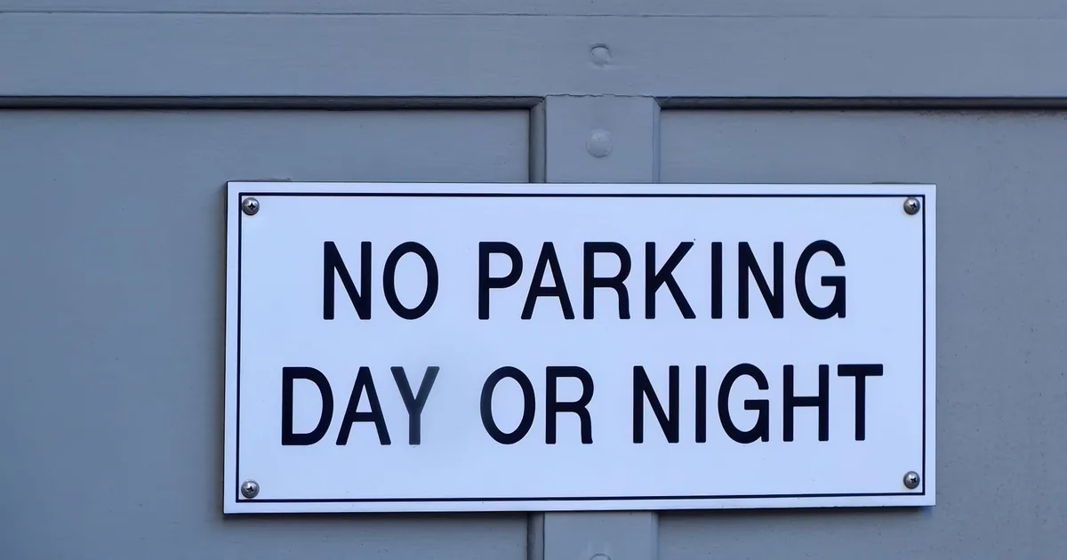Parking Signs Guide in North, South Carolina — car parking spaces and facilities