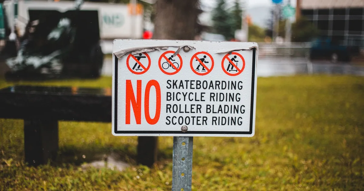 Parking Signs Guide in Sandy Hill, Ontario — car parking spaces and facilities