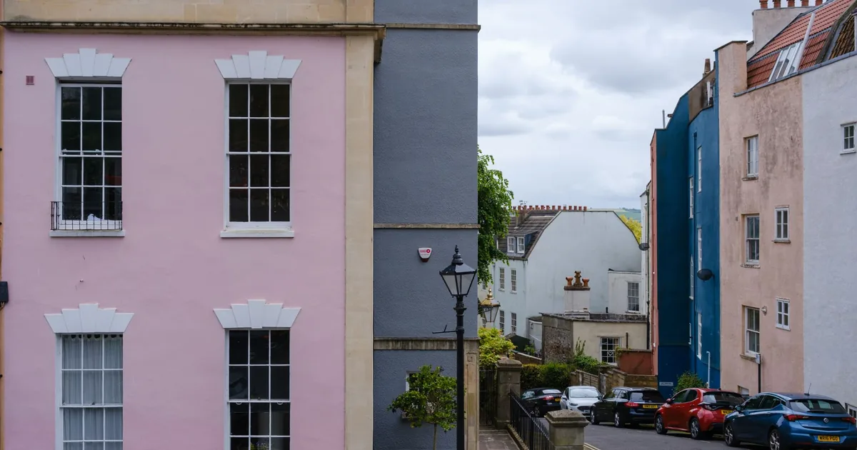 Cheap Parking Tips in Isleworth, England — car parking spaces and facilities