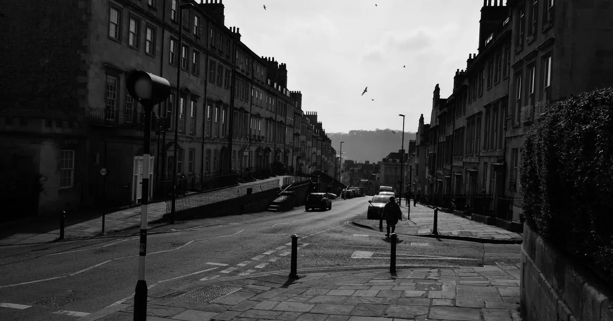 Moving Guide in Greyfriars, Scotland — car parking spaces and facilities