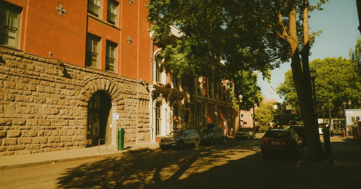 Free Parking Guide in Portland, Victoria — car parking spaces and facilities