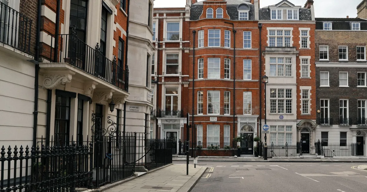 Rent Parking Guide in Mayfair, England — car parking spaces and facilities
