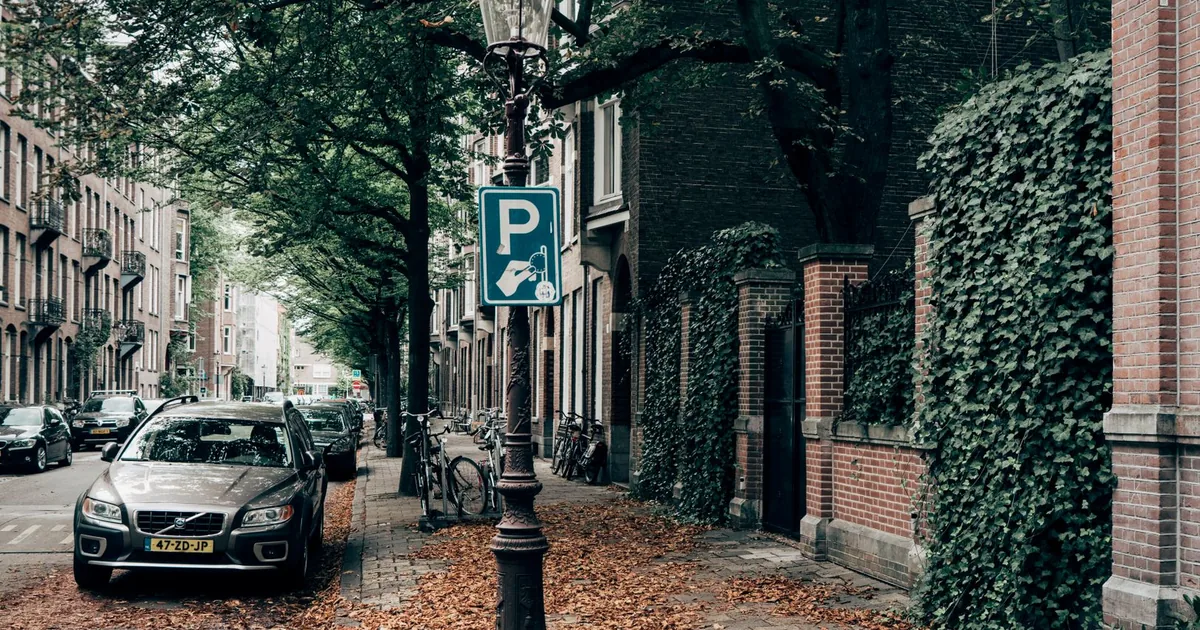 Free Parking Guide in Al Kifaf, Dubai — car parking spaces and facilities