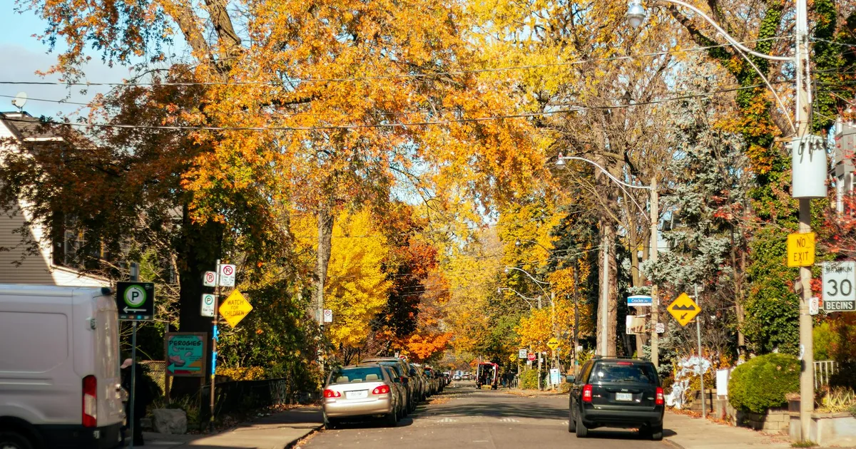 Free Parking Guide in Downtown Ottawa, British Columbia — car parking spaces and facilities