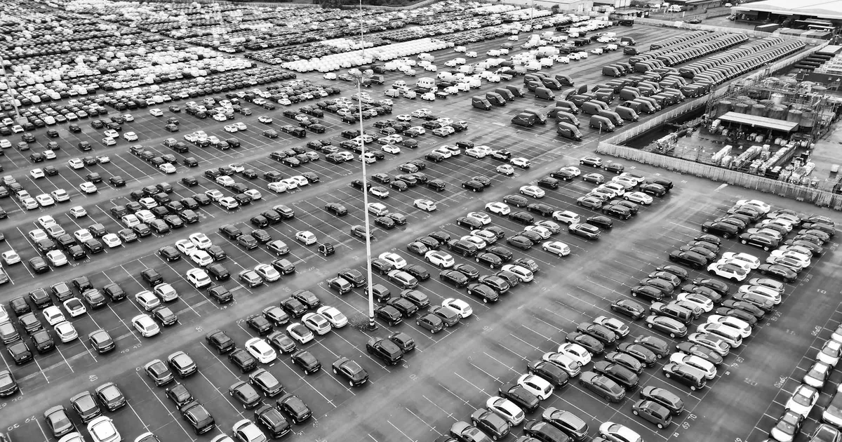 Towed Vehicle Guide in Llandudno Junction, Wales — car parking spaces and facilities
