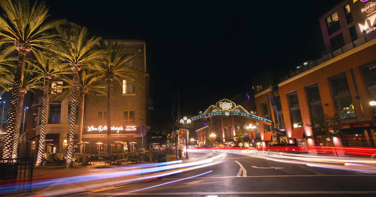 Parking Fines Guide in Gaslamp Quarter, California — car parking spaces and facilities