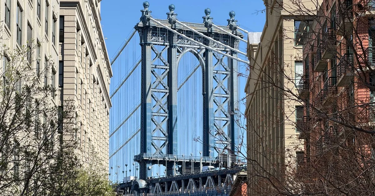 Moving Guide in DUMBO, New York — car parking spaces and facilities