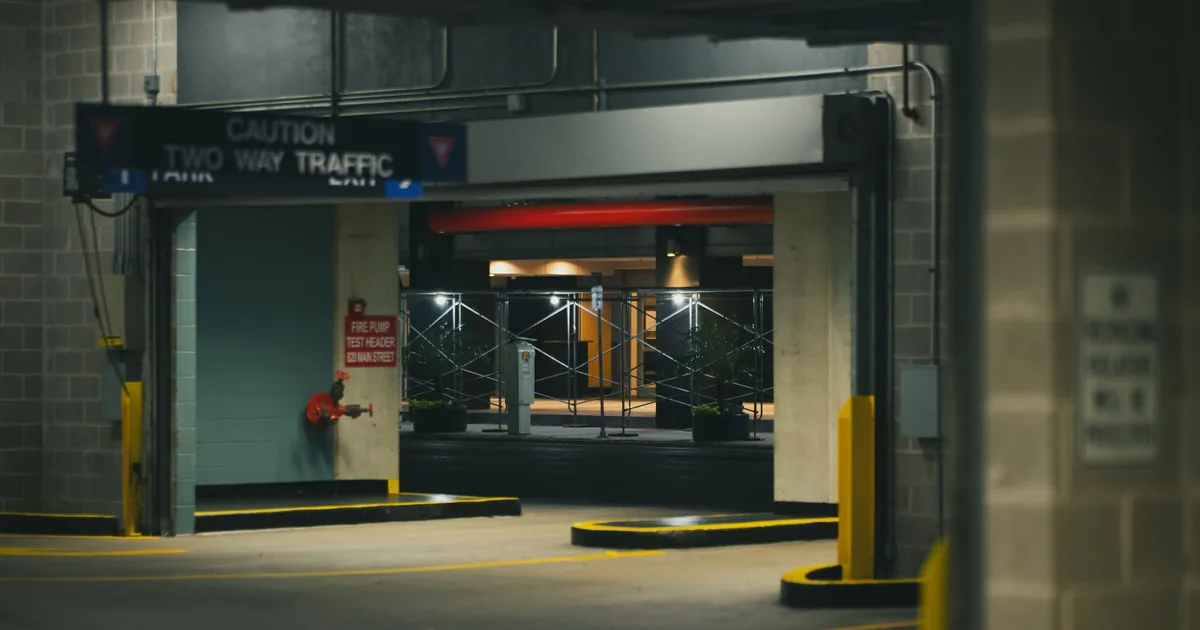 Parking Costs Guide in El Segundo, California — car parking spaces and facilities