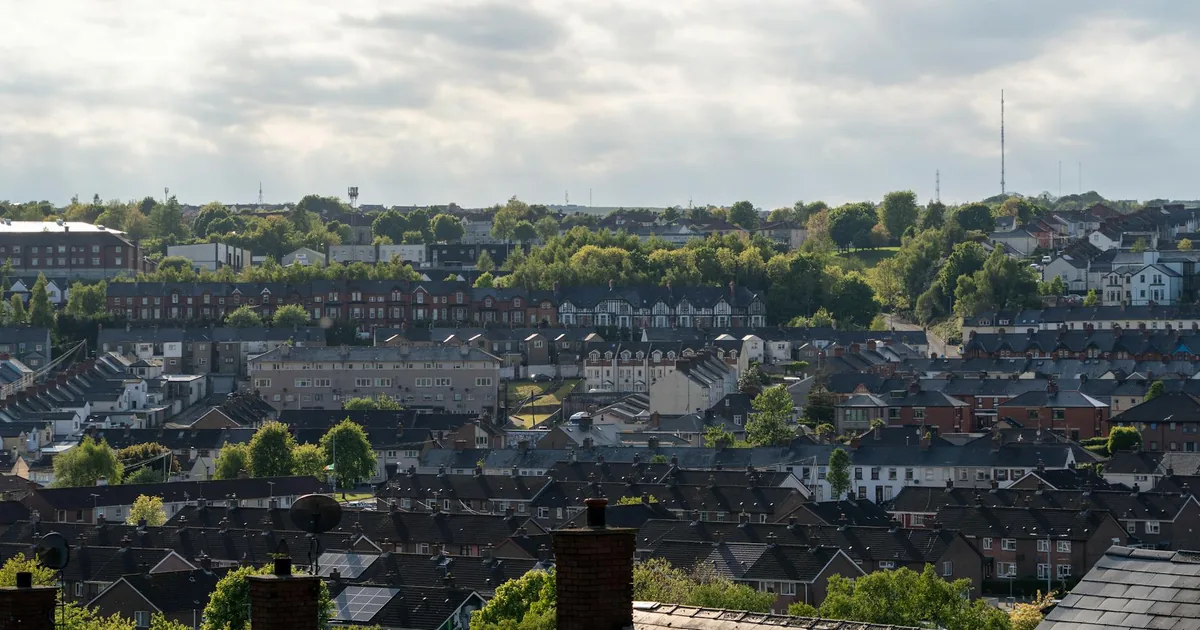 Moving Guide in Monaghan Town, Monaghan — car parking spaces and facilities