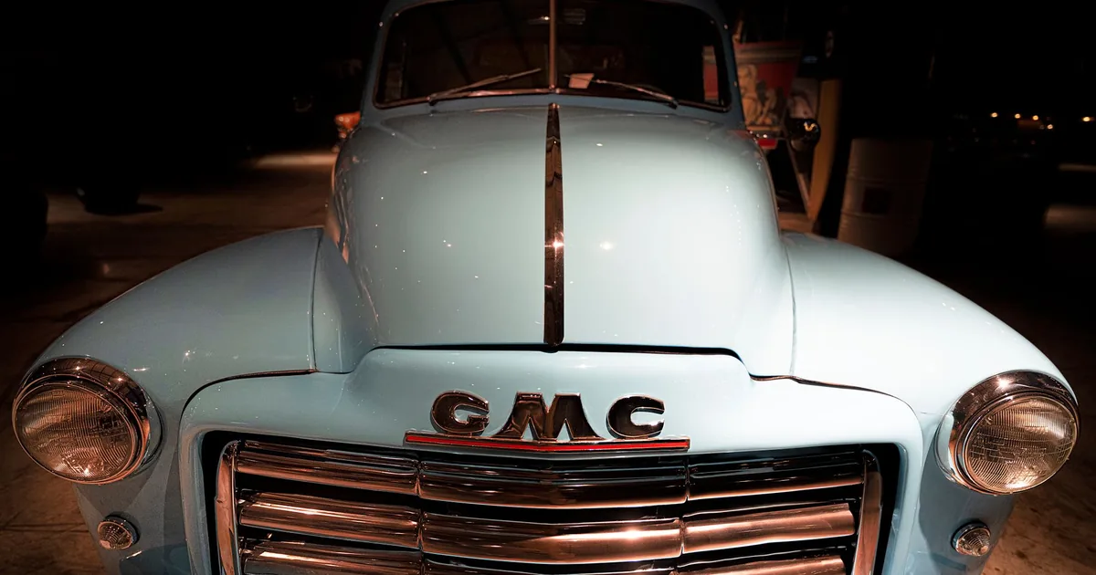 Towed Vehicle Guide in Motor City, Dubai — car parking spaces and facilities
