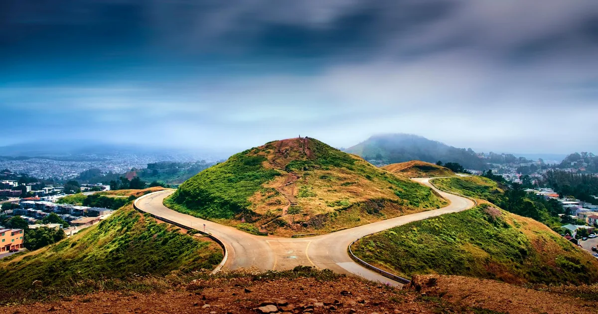 Towed Vehicle Guide in Twin Peaks, California — car parking spaces and facilities
