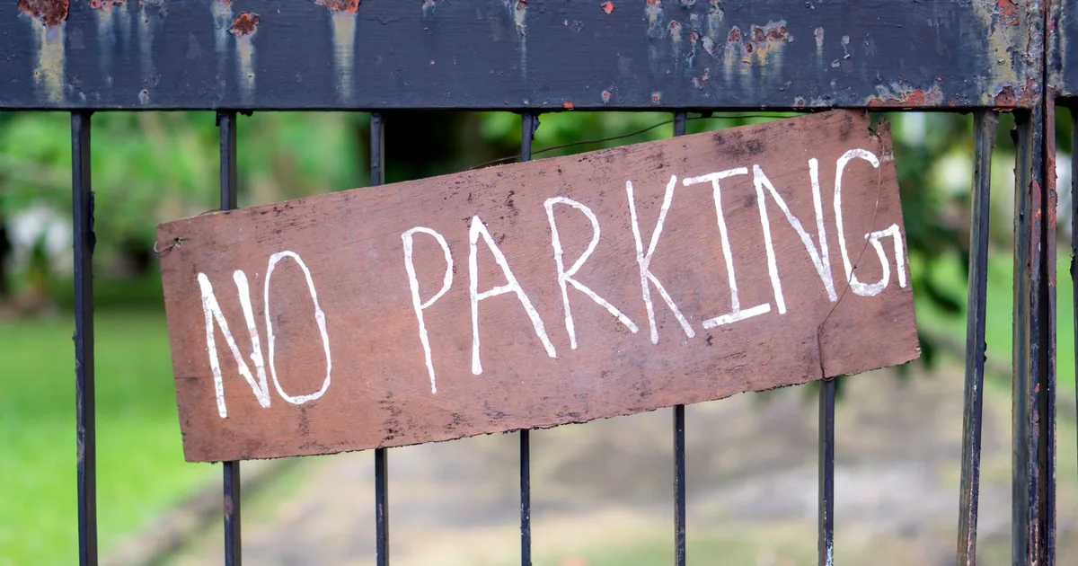 Parking Signs Guide in Kensington, England — car parking spaces and facilities