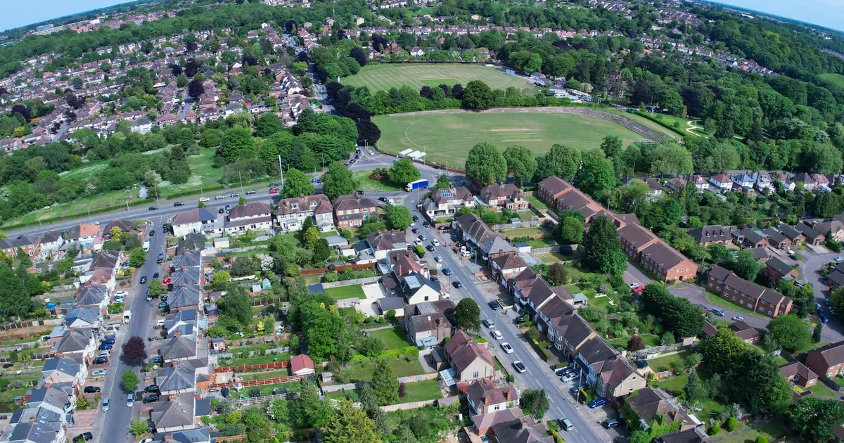 Cheap Parking Tips in Luton, England — car parking spaces and facilities