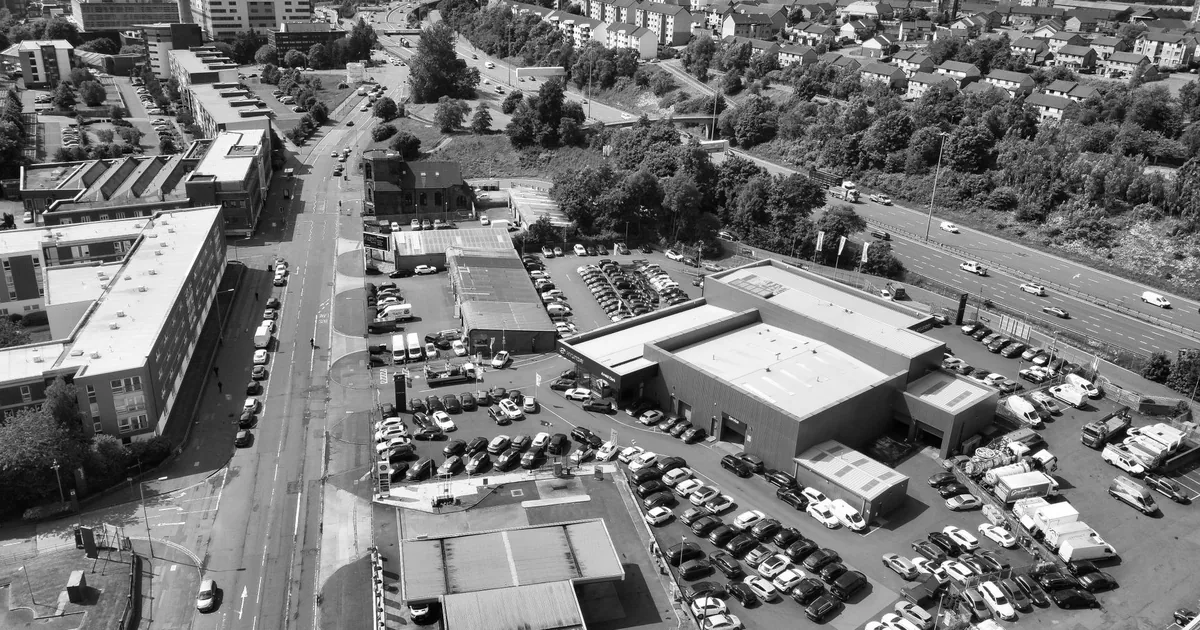 Free Parking Guide in Kingswood, England — car parking spaces and facilities