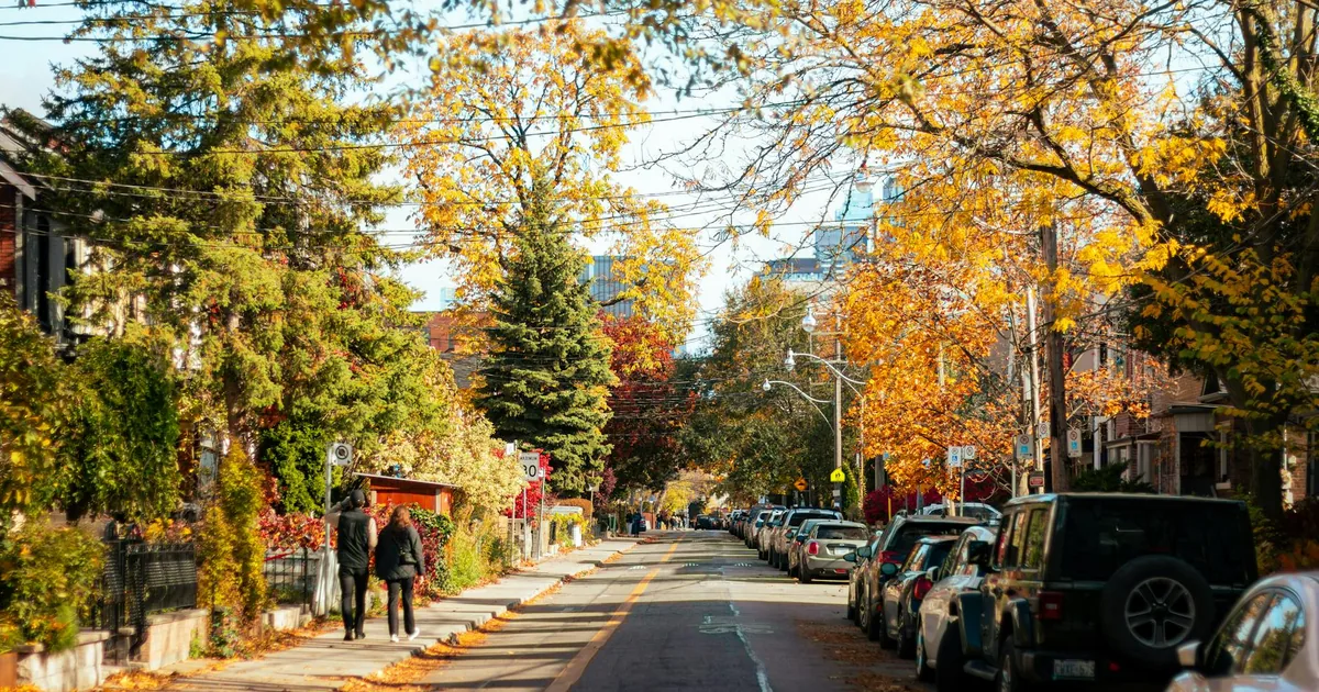 Free Parking Guide in Midhurst, Ontario — car parking spaces and facilities