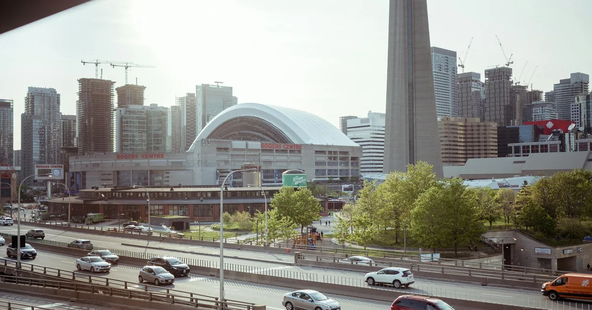 Free Parking Guide in Centre, Ontario — car parking spaces and facilities