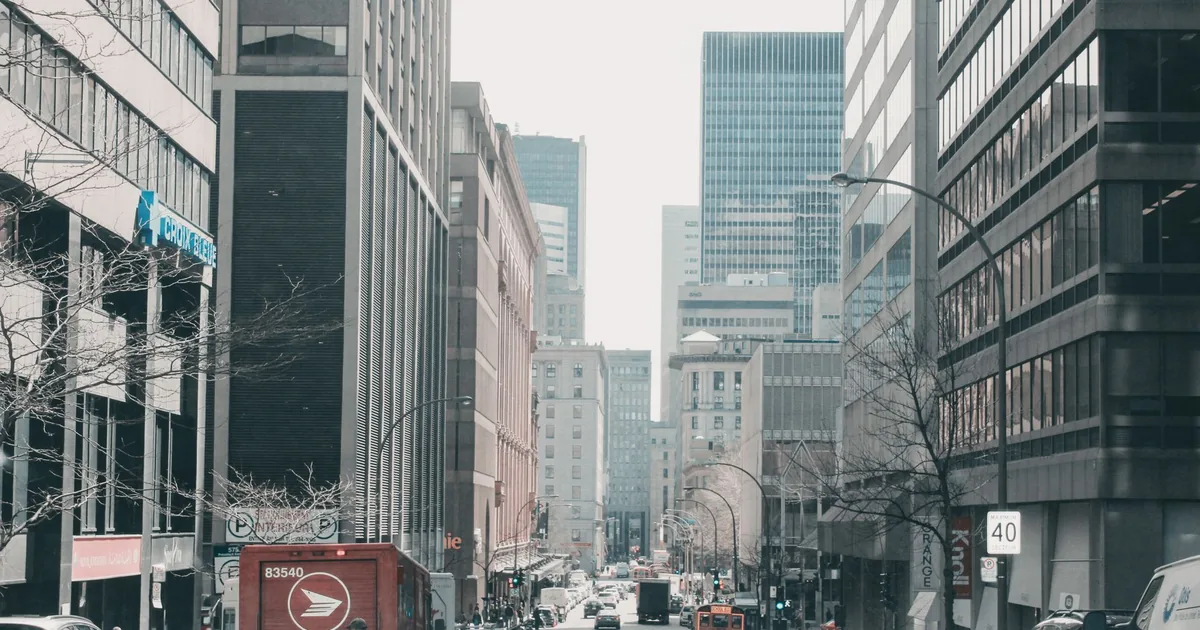 Free Parking Guide in Old Montreal, Quebec — car parking spaces and facilities