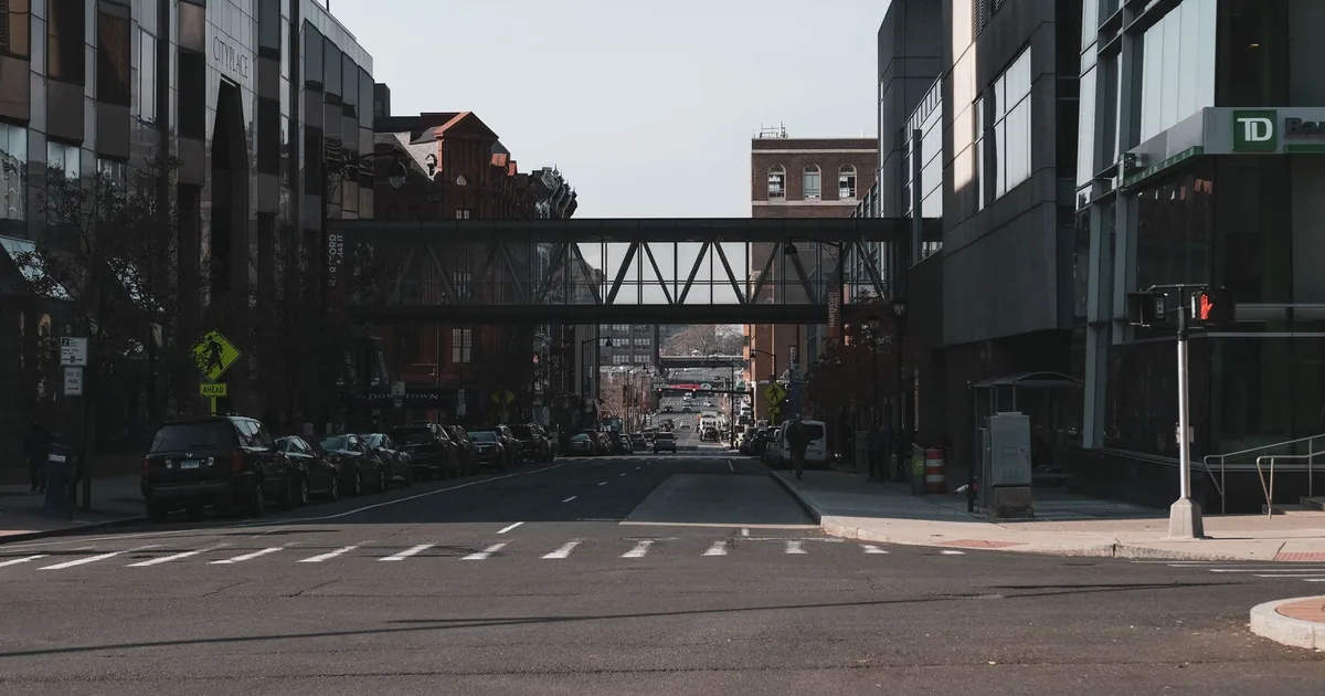 Free Parking Guide in Seaport District, California — car parking spaces and facilities