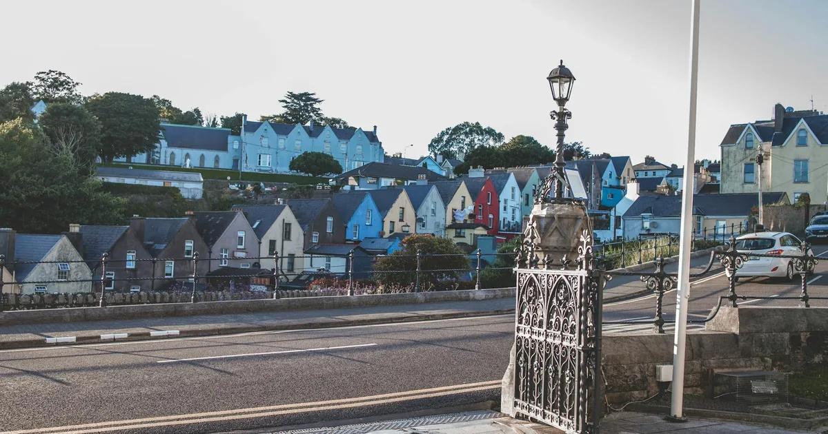 Moving Guide in Sligo Town, Sligo — car parking spaces and facilities