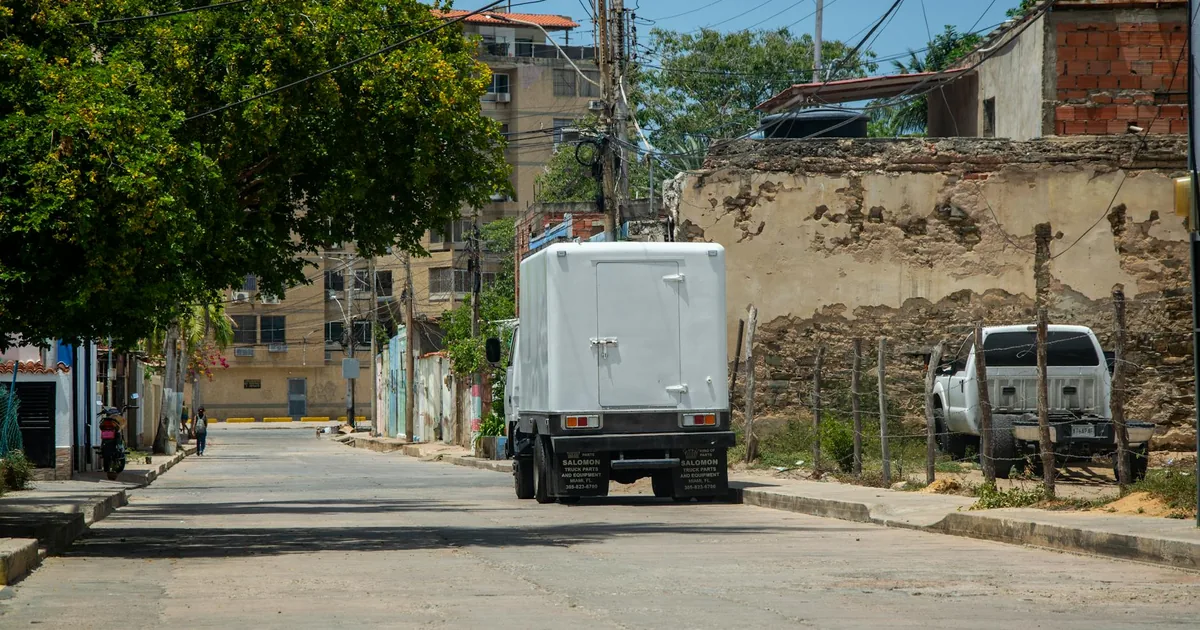 Moving Guide in Greenfield Park, New South Wales — car parking spaces and facilities