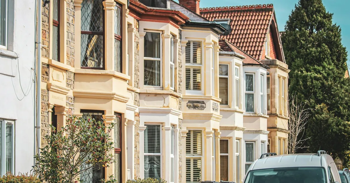 Moving Guide in Portishead, England — car parking spaces and facilities