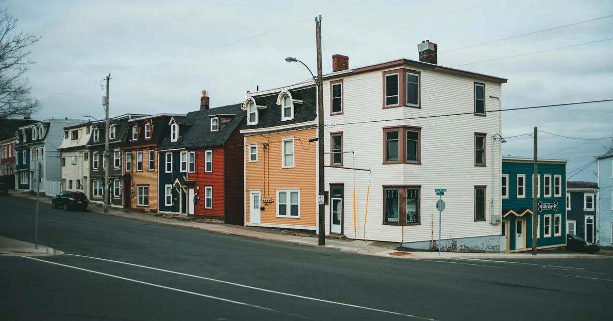 Moving Guide in St. Boniface, Quebec — car parking spaces and facilities