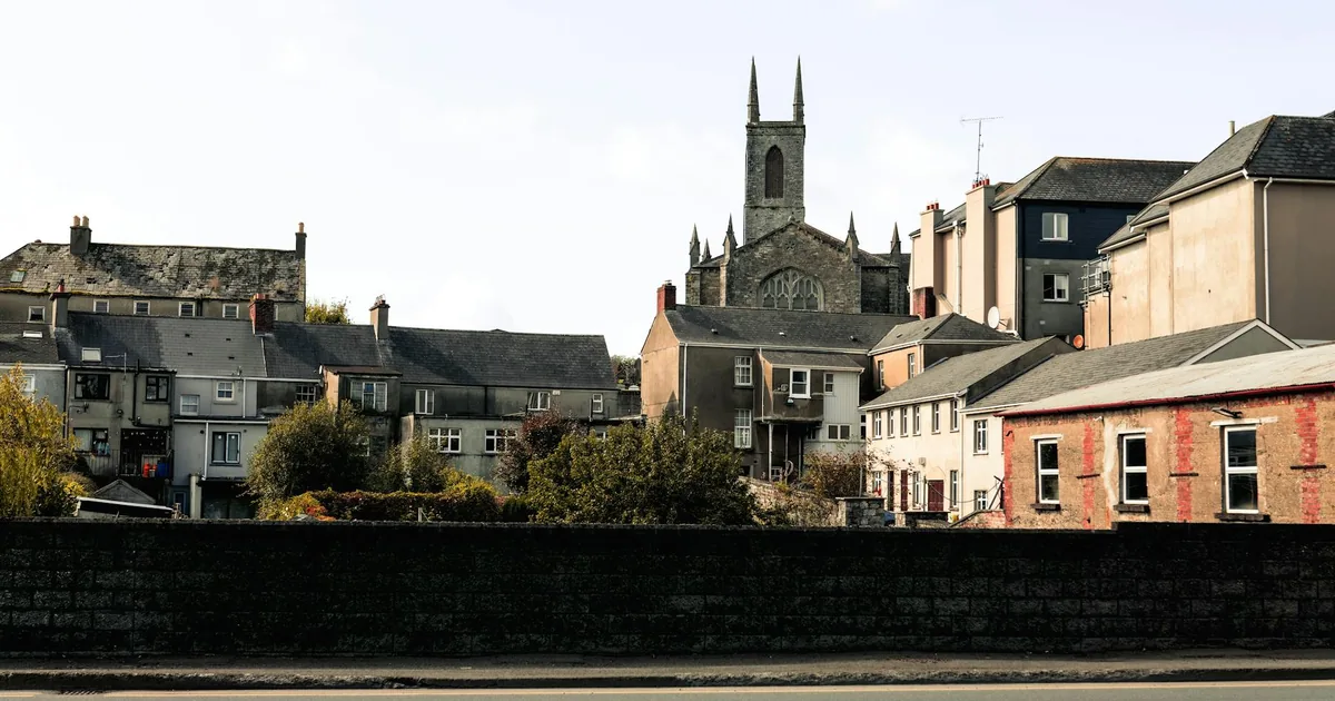 Moving Guide in Mallow, Cork — car parking spaces and facilities