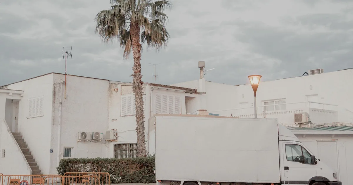 Moving Guide in Phoenix Park, New South Wales — car parking spaces and facilities