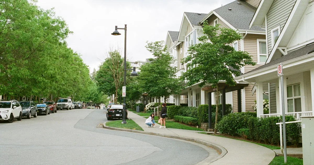 Parking Permits Guide in Braemar Park, Ontario — car parking spaces and facilities