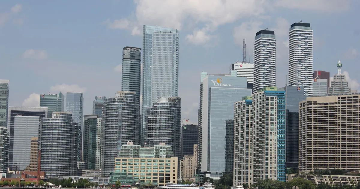 Parking Permits Guide in Harbourfront, Ontario — car parking spaces and facilities