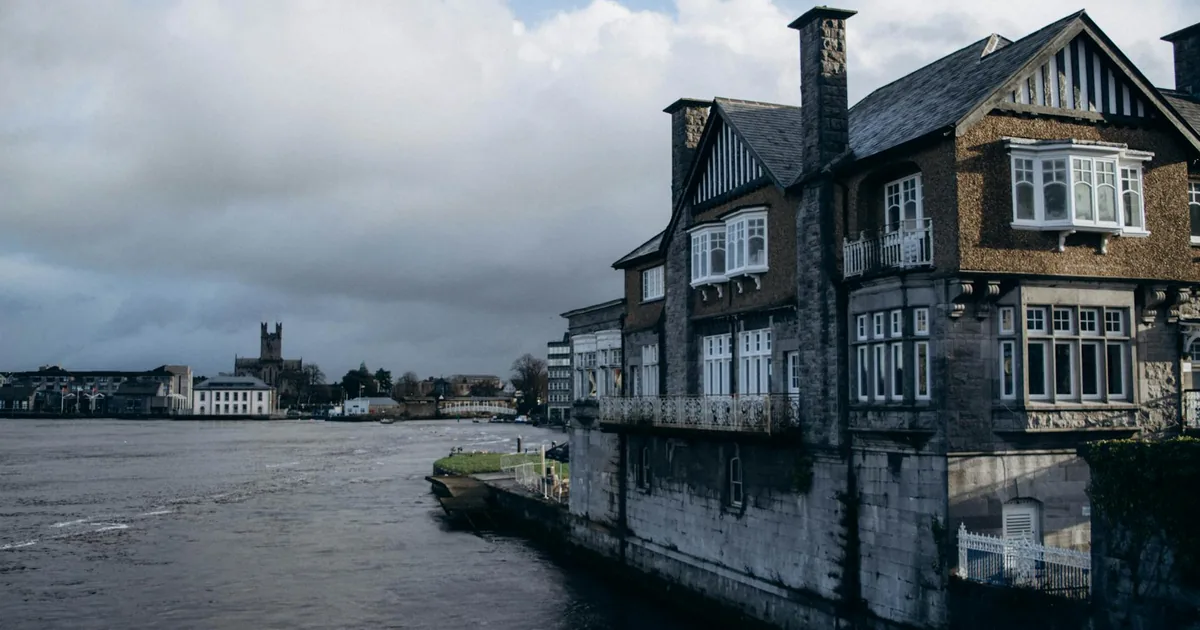 Parking Permits Guide in Shannon, Clare — car parking spaces and facilities