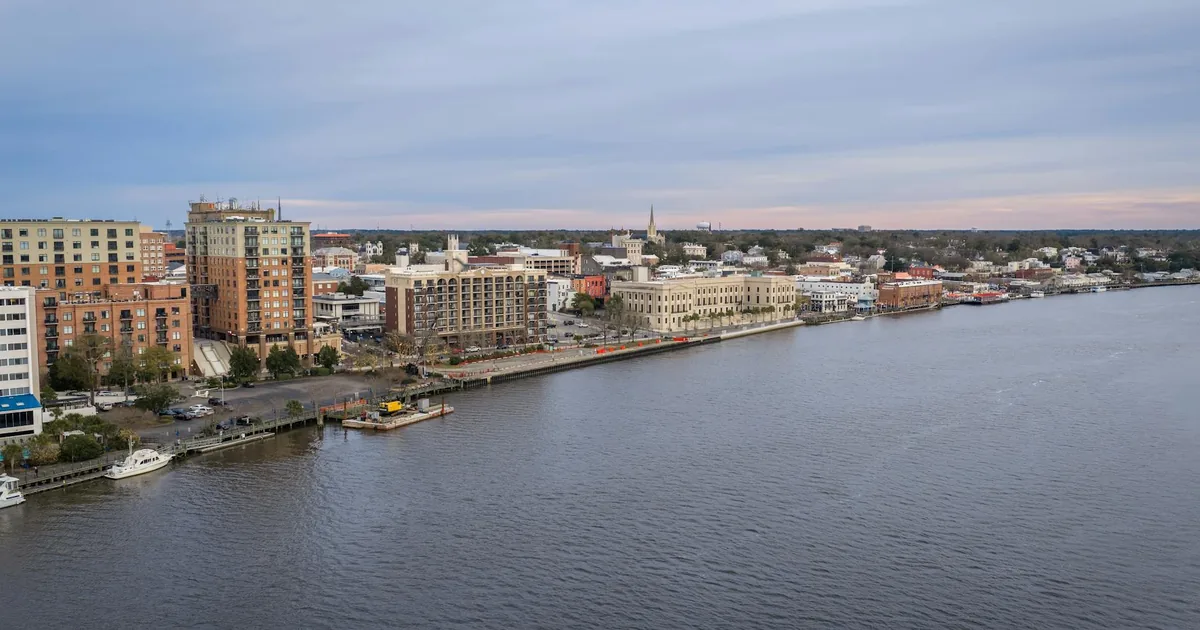 Rent Parking Guide in Downtown Wilmington, Pennsylvania — car parking spaces and facilities