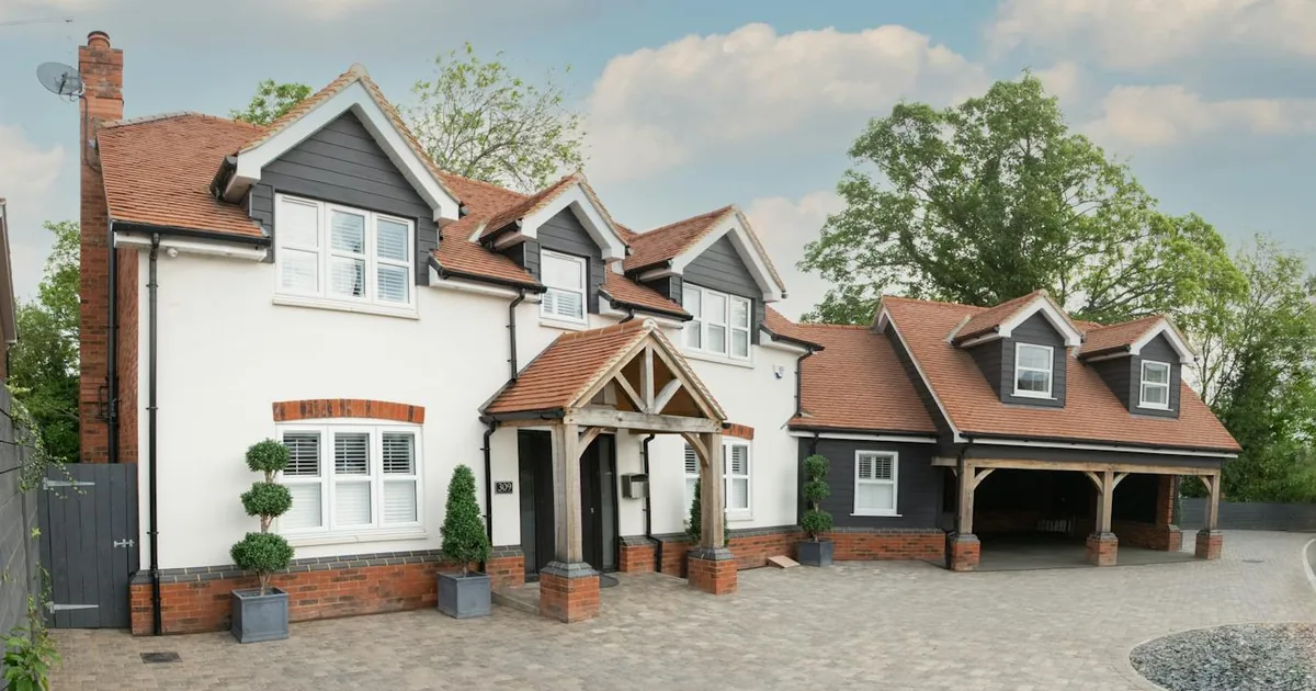 Rent Parking Guide in Dersingham, England — car parking spaces and facilities