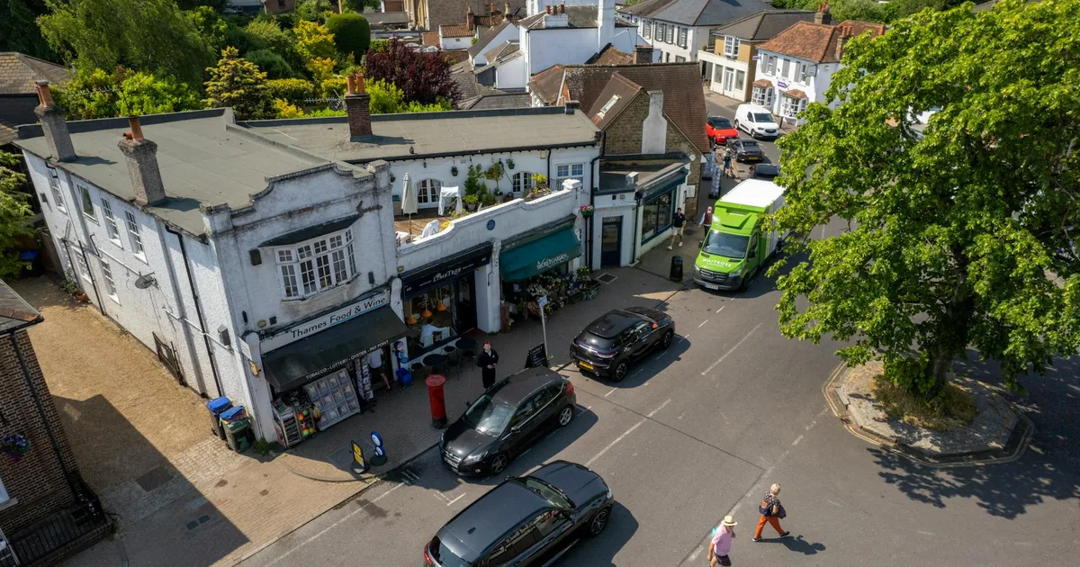 Rent Parking Guide in Walton-on-Thames, England — car parking spaces and facilities