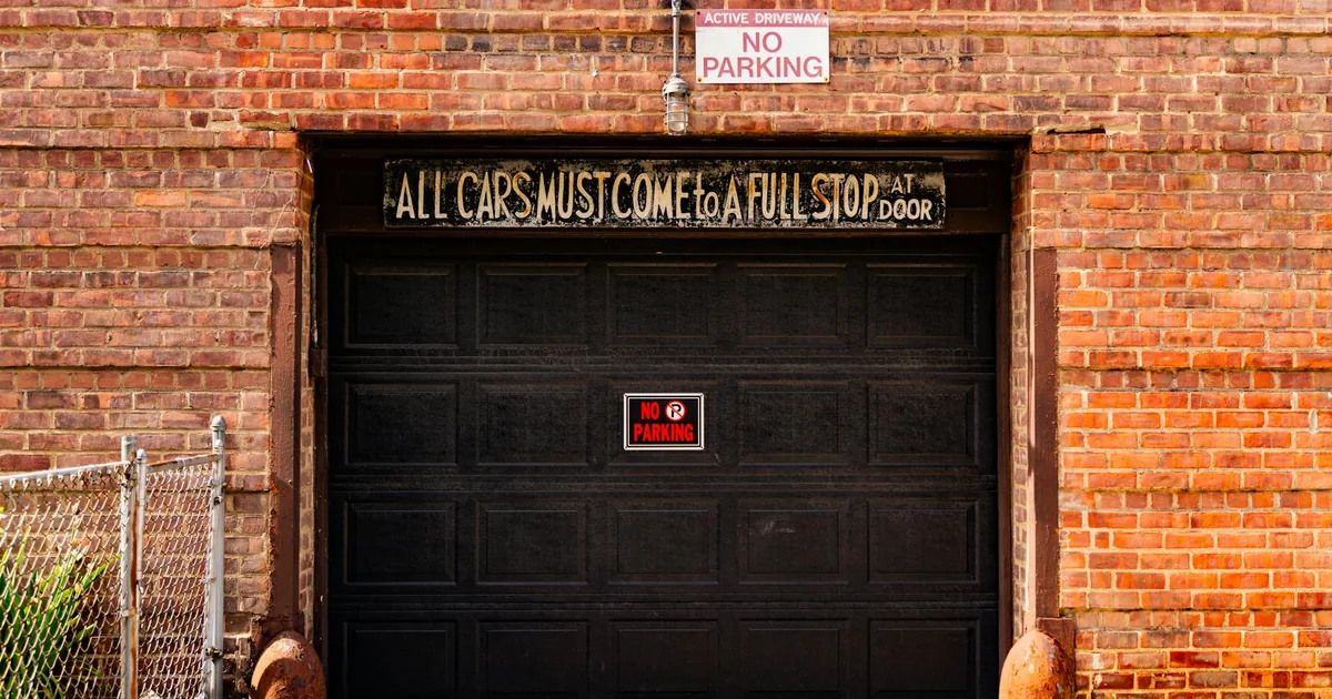Parking Signs Guide in Lake Worth, Texas — car parking spaces and facilities