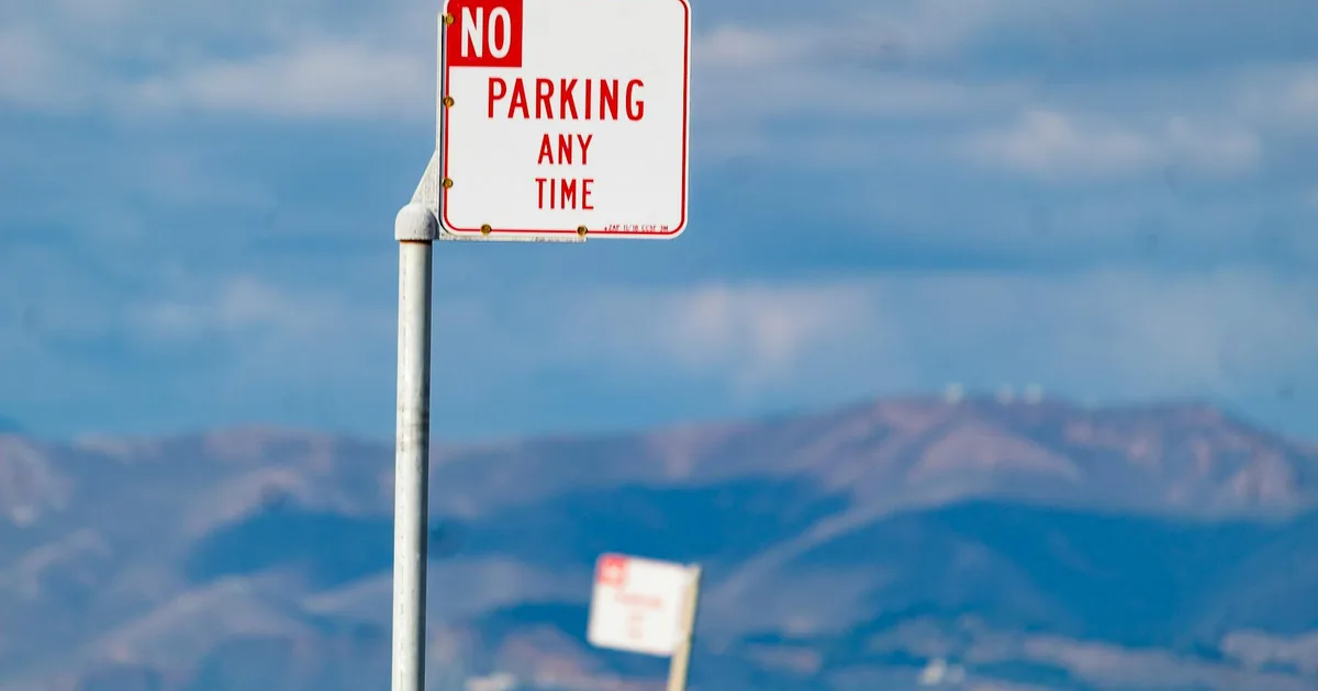 Parking Signs Guide in South Mountain, Texas — car parking spaces and facilities
