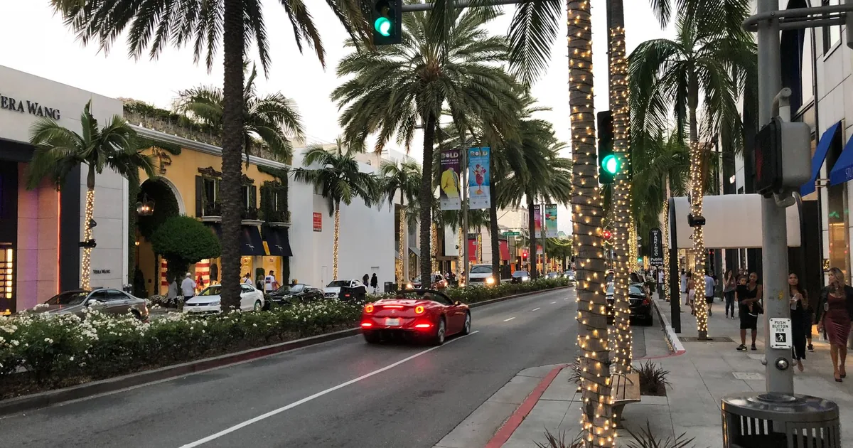 Vehicle Storage Guide in Beverly Hills, California — car parking spaces and facilities