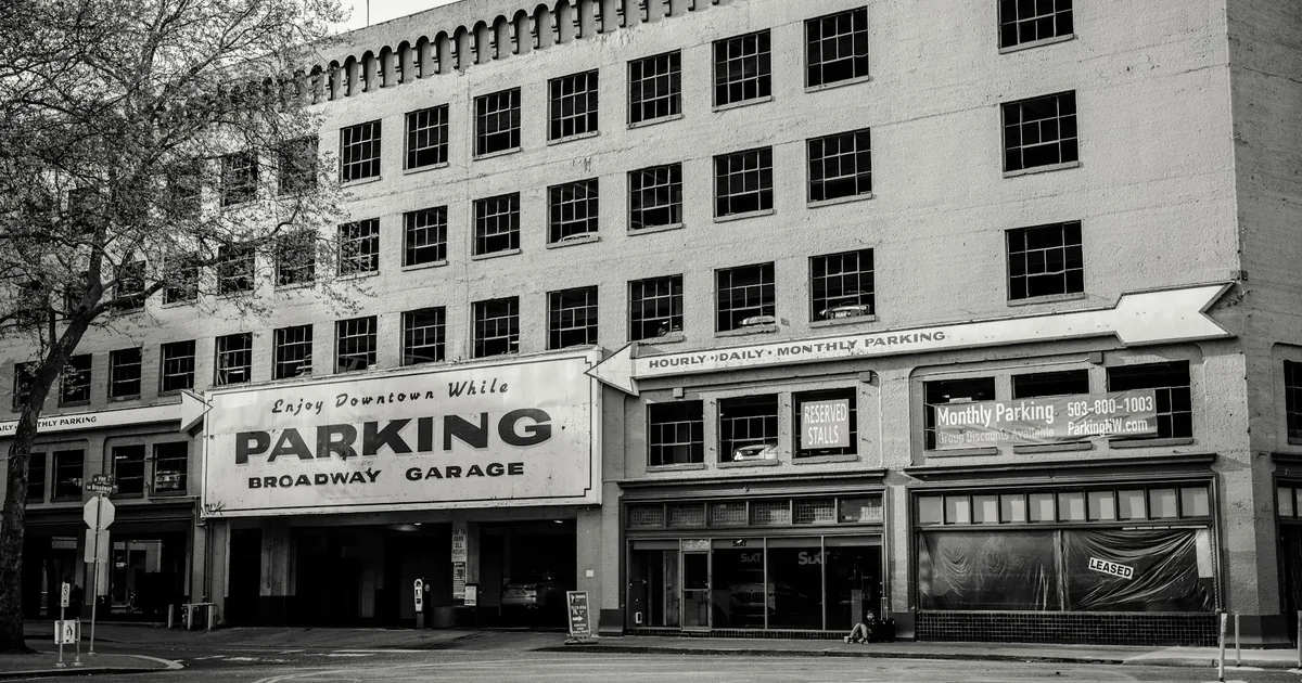 Vehicle Storage Guide in Downtown Wilmington, Pennsylvania — car parking spaces and facilities