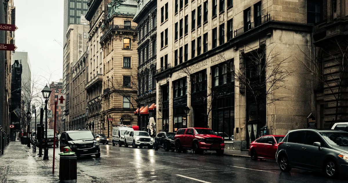 Street Parking Guide in Financial District, Ontario — car parking spaces and facilities