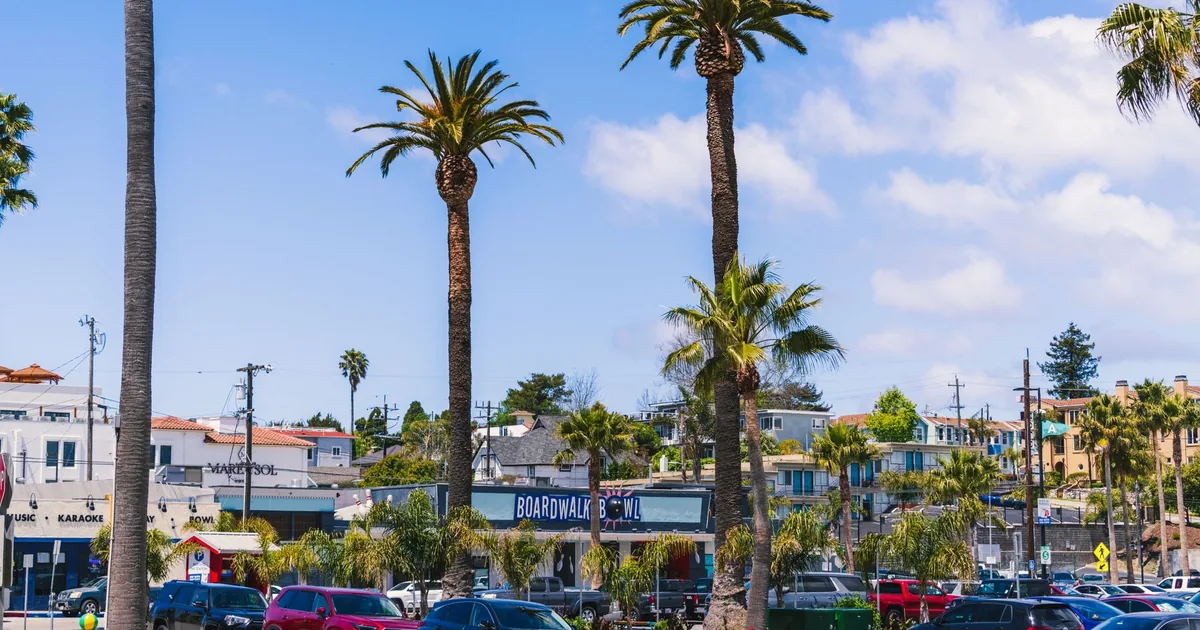 Street Parking Guide in Pacific Beach, California — car parking spaces and facilities