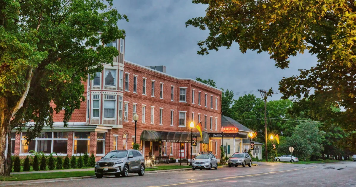 Street Parking Guide in Evansville, Indiana — car parking spaces and facilities