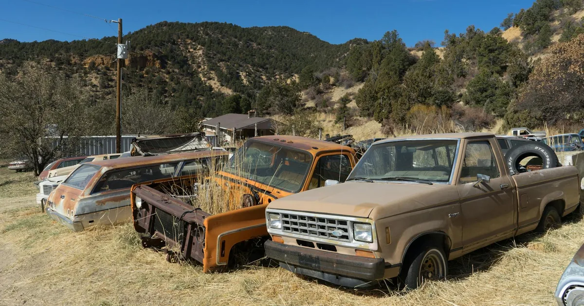 Towed Vehicle Guide in Cole, Oklahoma — car parking spaces and facilities