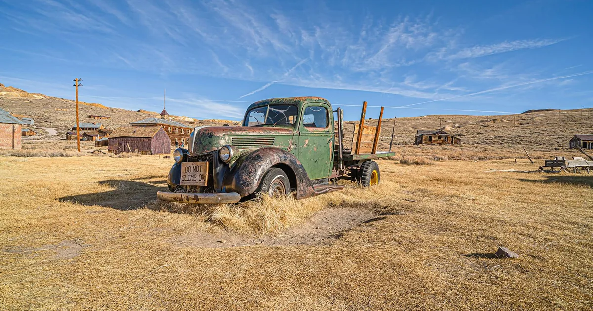 Towed Vehicle Guide in Green Valley, California — car parking spaces and facilities
