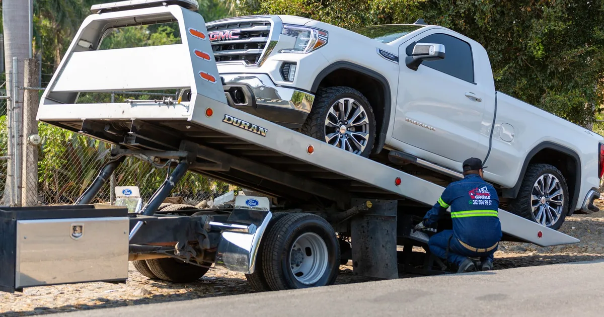 Towed Vehicle Guide in Sepulveda, California — car parking spaces and facilities