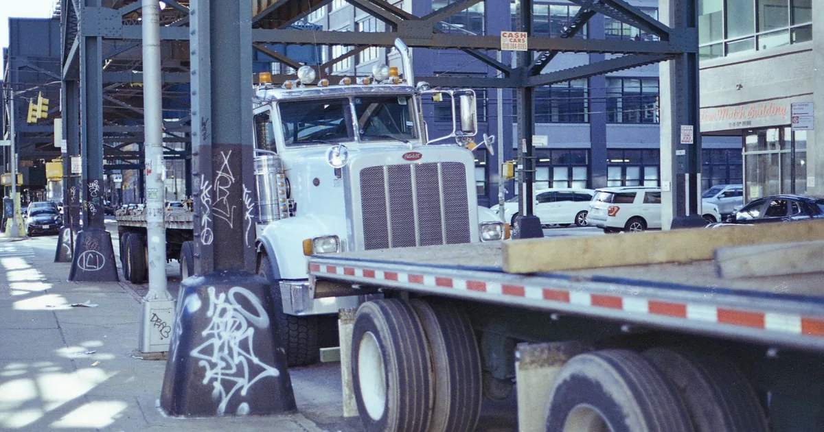 Towed Vehicle Guide in Short North, Ohio — car parking spaces and facilities